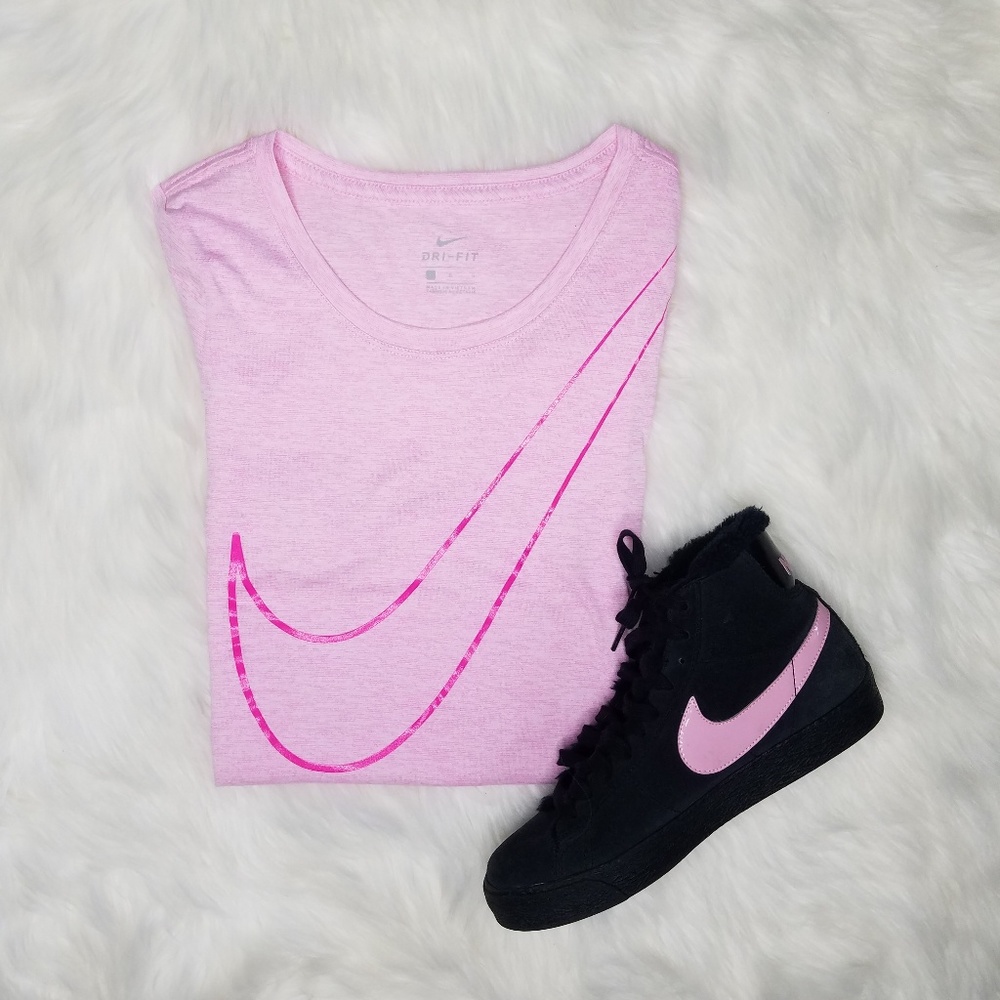 Nike kids pink t-shirt